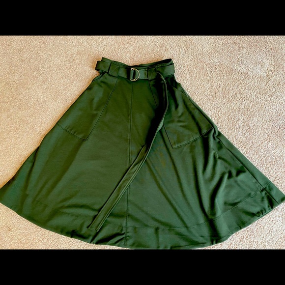 Banana Republic Dresses & Skirts - Banana Republic Midi Skirt